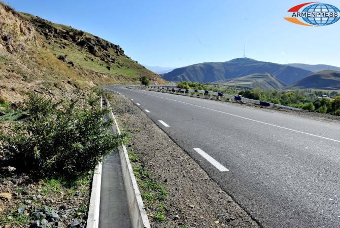 Iranian companies to participate in construction of transit road in Armenia