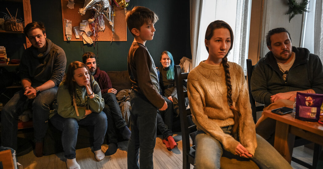 &lsquo;Things Will Only Get Worse.&rsquo; Putin&rsquo;s War Sends Russians Into Exile.