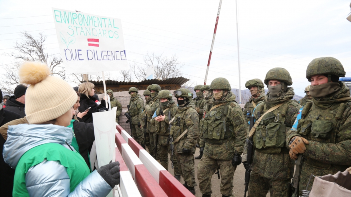 Blocking Of Key Nagorno-Karabakh Artery Triggers Fresh Tensions Between Armenia And Azerbaijan